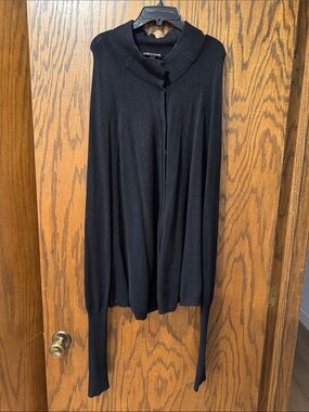 Tarnish Black Knit Sweater Label Detail